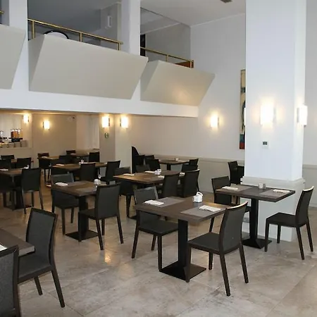 Hotel Como Hotell 4*