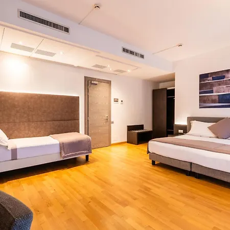 Hotell Hotel Como 4*