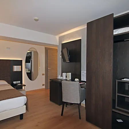 Otel Hotel Como 4*