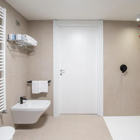 Hotel Como 4*