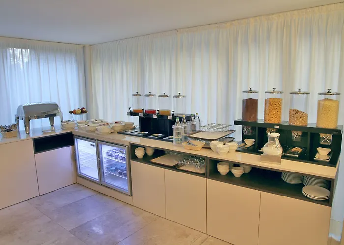 Hotell Hotel Como 4*